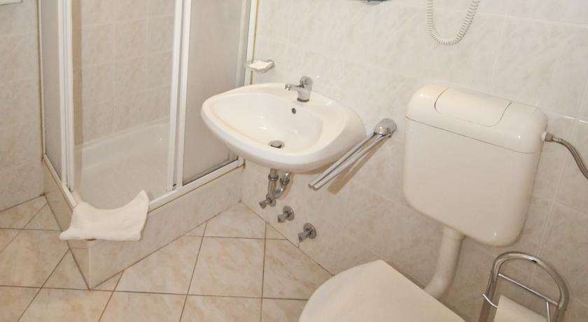 Hotel Astoria Balatonfured Room photo