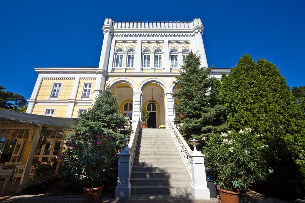 Hotel Astoria Balatonfured Exterior photo
