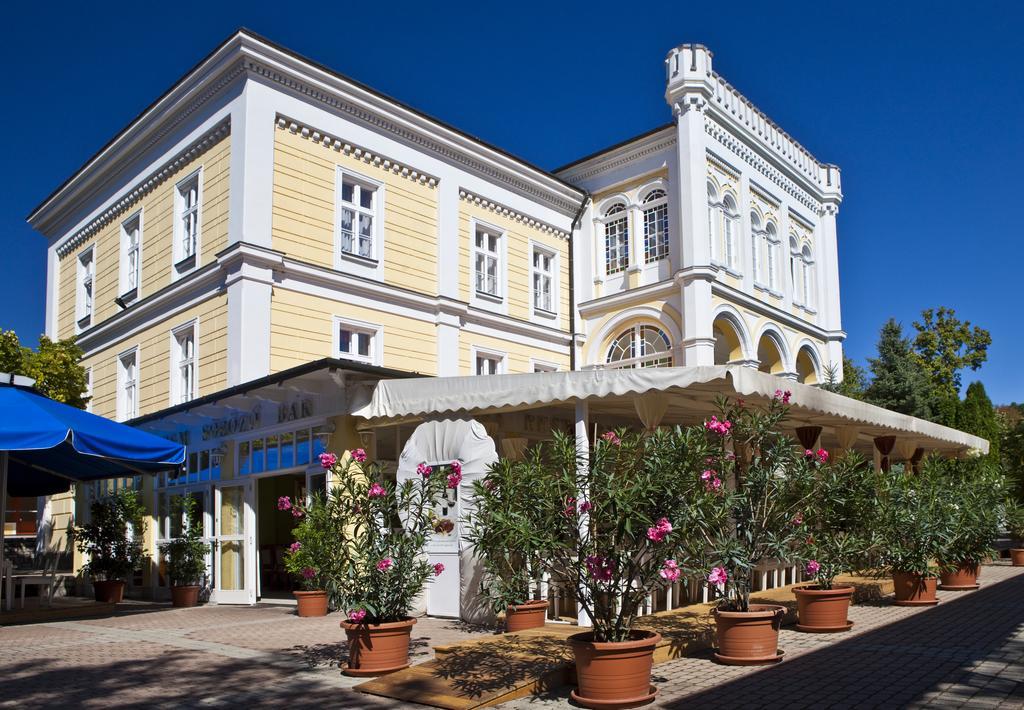 Hotel Astoria Balatonfured Exterior photo