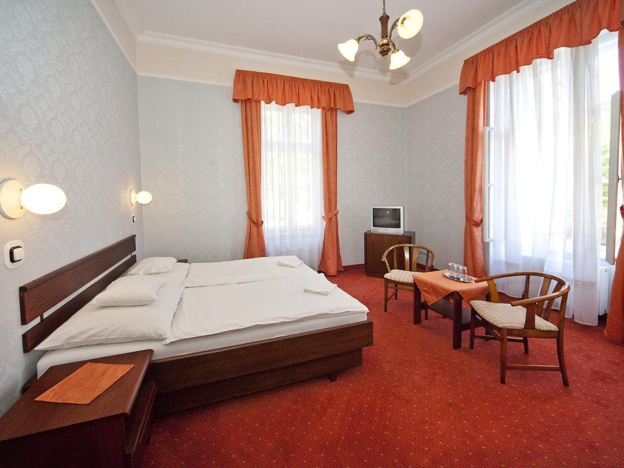 Hotel Astoria Balatonfured Exterior photo