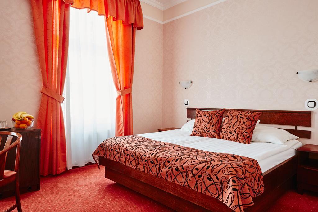 Hotel Astoria Balatonfured Exterior photo