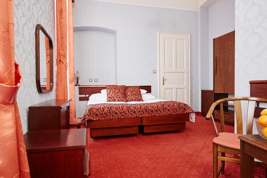 Hotel Astoria Balatonfured Exterior photo