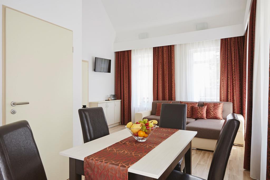 Hotel Astoria Balatonfured Exterior photo