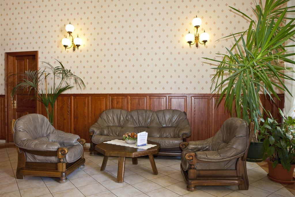Hotel Astoria Balatonfured Exterior photo